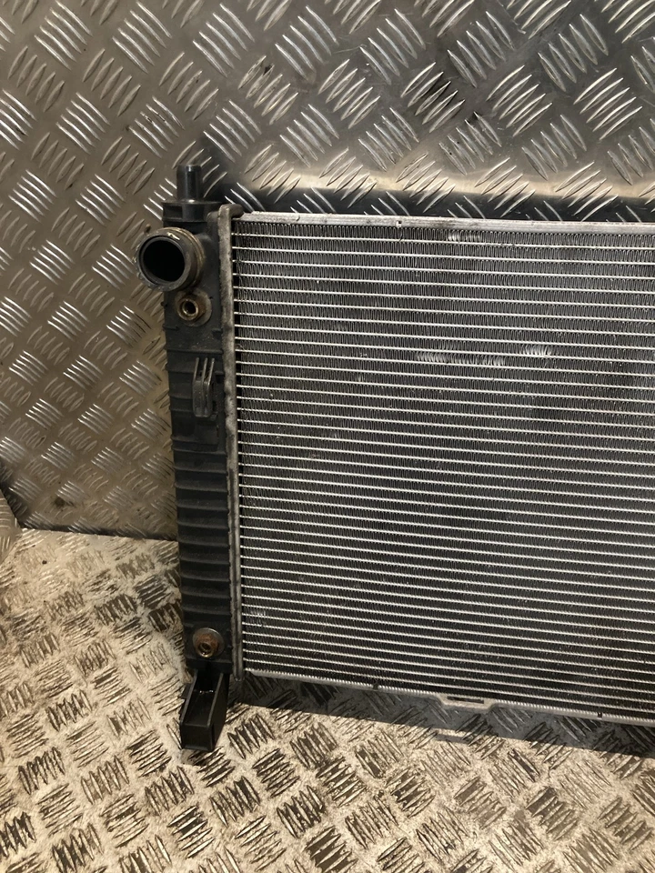 MERCEDES-BENZ B 180 200 CDI W245 Refroidissement à Eau Radiateur 1695000504 2.0 Foto 3 de 3