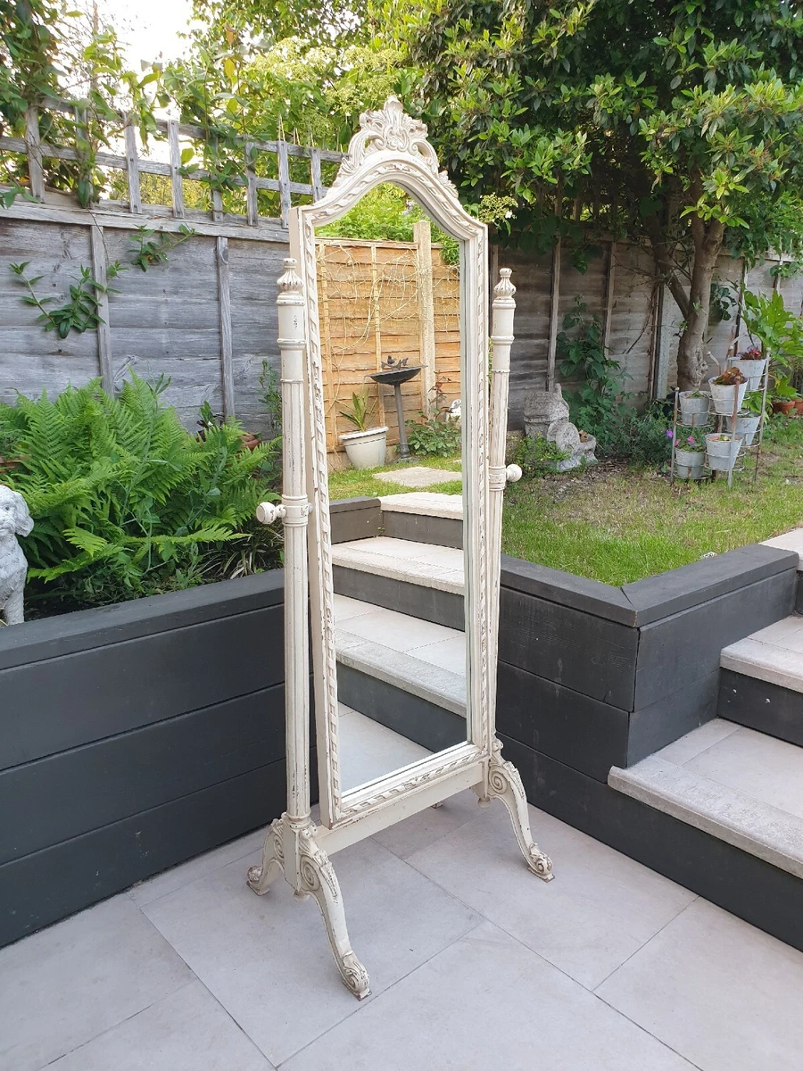 Floor standing large mirror outlet