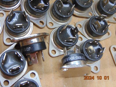 Triac ST BTA25-700B 25A 700V - Nouveau Ancien Stock (NOS) - Pour Circuits électroniques