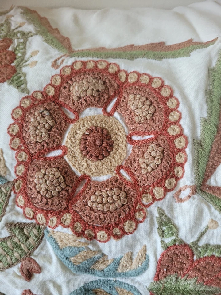 POTTERY BARN MEDALLION FLORAL CREWEL ACCENT PILLOW COVER PAIR 20”x20” - Image 2 of 4