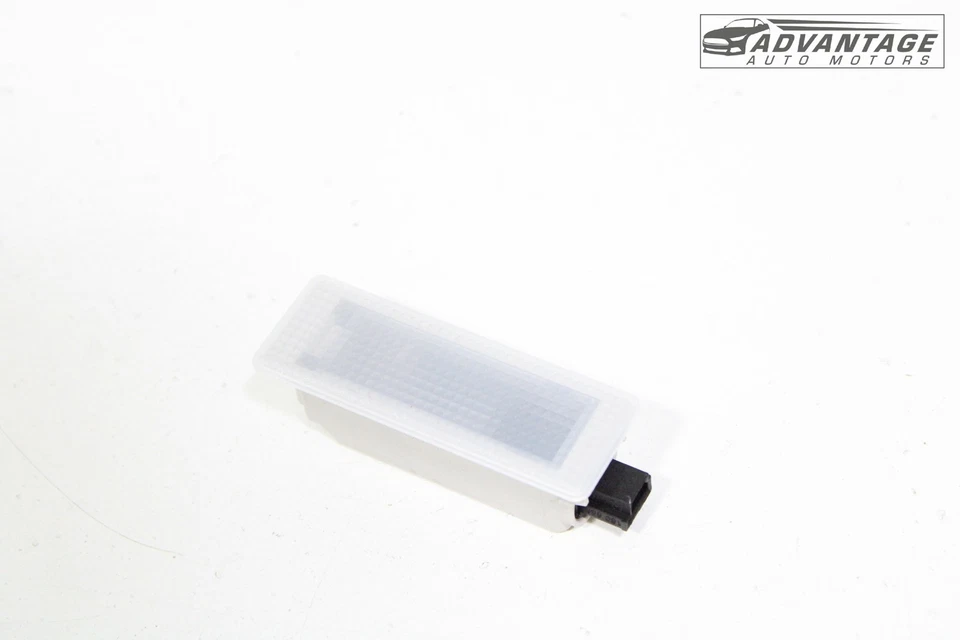 BMW 330I XDRIVE F30 LCI 2017-2019 guantera interior luz cortesía lámpara OEM Foto 2 de 4