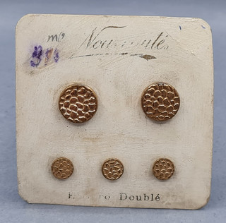 BOUTONS DE MANCHETTE BOUTONS DE COL MÉTAL DORÉ CARTON D'ORIGINE VERS 1900