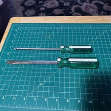 Vintage S-K Tools 71066 & 72106 Green & White Handle Flat Head Screwdrivers