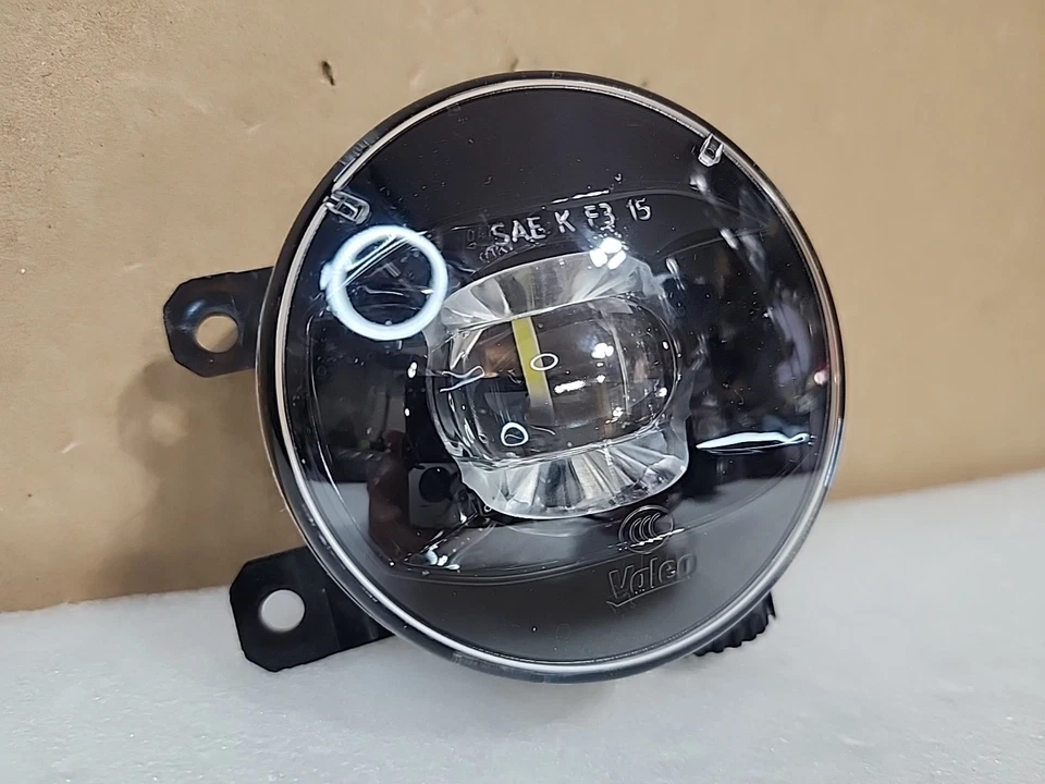 💥2021-2023 FORD BRONCO FRONT RIGHT = LEFT FOG LIGHT 90092347 LAMP OEM - Image 2 of 4