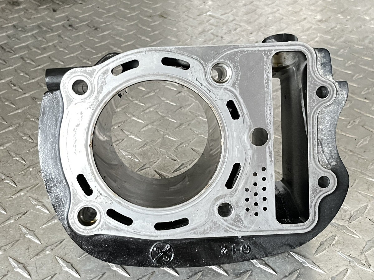 08 Kawasaki VN 900 D Vulcan Front Engine Cylinder Block Jug Barrel