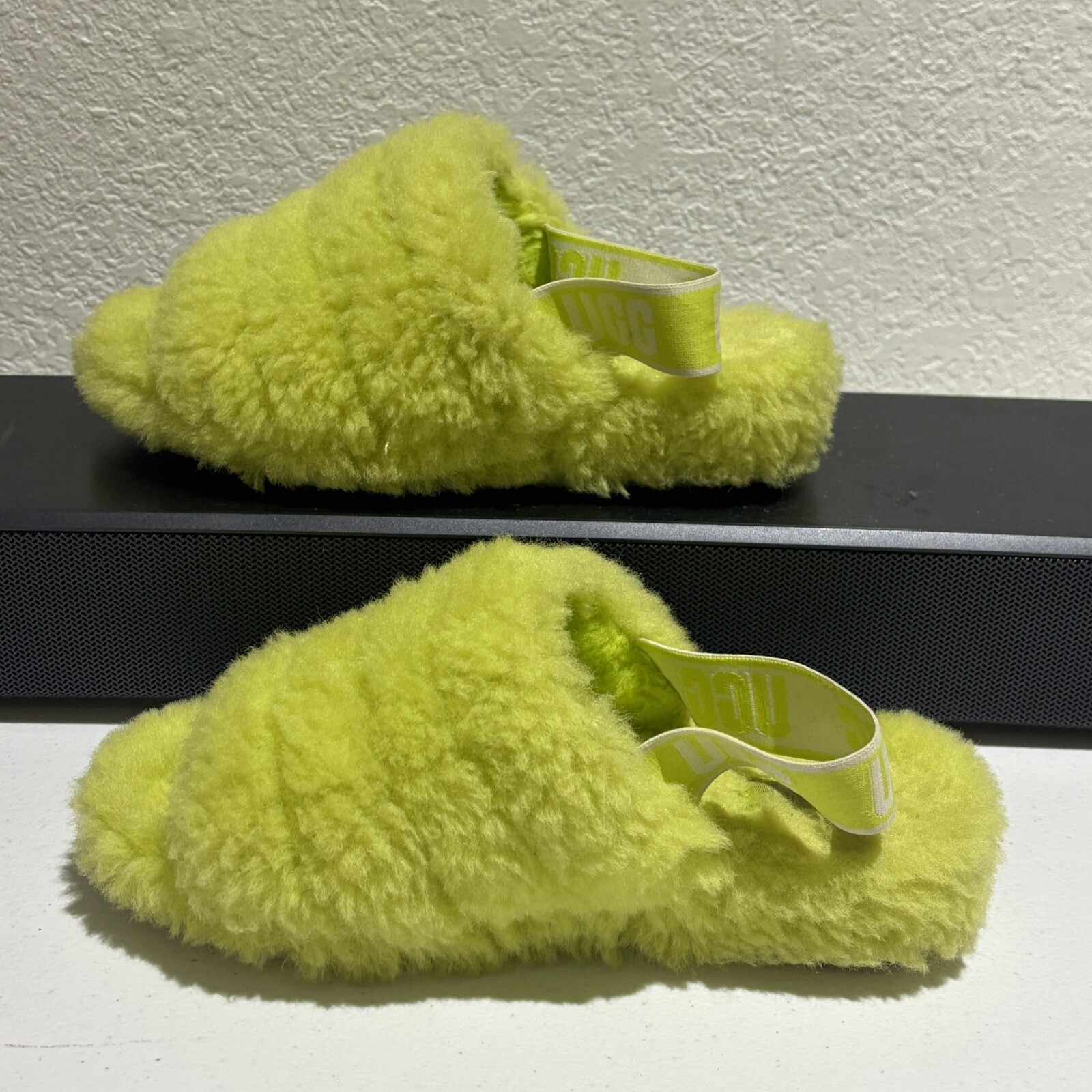 PANTOFOLA D’ORO UGG Fluff Yeah Slingback Slide Sandalo Giallo Neon Verde Taglia 7 Donna