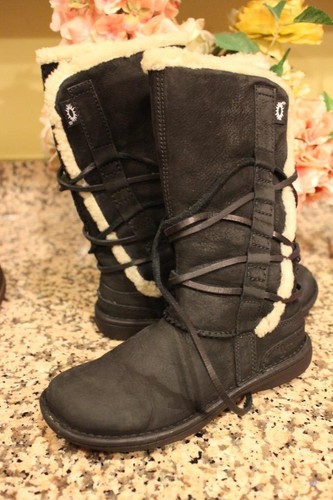 UGG 1664 NUBUCK LEATHER LACE UPT BOOTS 