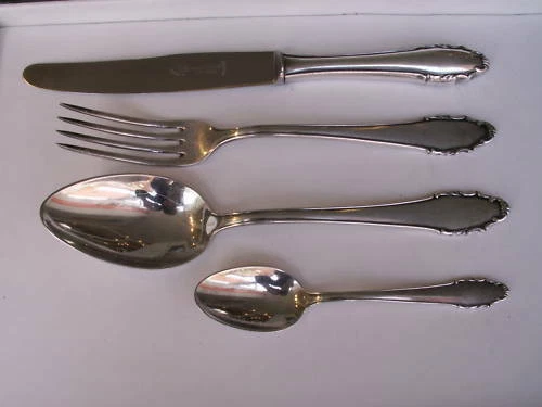 Versilberte Besteck-Sets