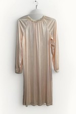 VTG 1950s-70s Vassarette Underneath It All M Peach Nightgown Nylon Slip Cottage