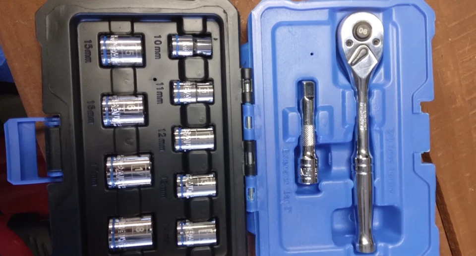 KOBALT 11 PC 3/8 DRIVE RATCHET SET METRIC NEW - Image 4 of 4