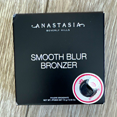 Anastasia Beverly Hills Smooth Blur Bronzer Pressed Powder Bronze Bay 0.35 oz