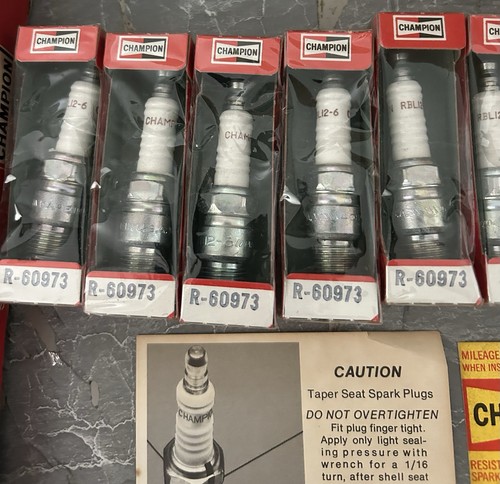 Champion RBL-12 8 Pack Vintage Resistor Spark Plug New In Mint Condition - Picture 3 of 6