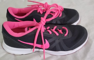 Nike Training Core Motion TR Pink on Black Shoes Lot Size 8.5 748180-004 EUC
