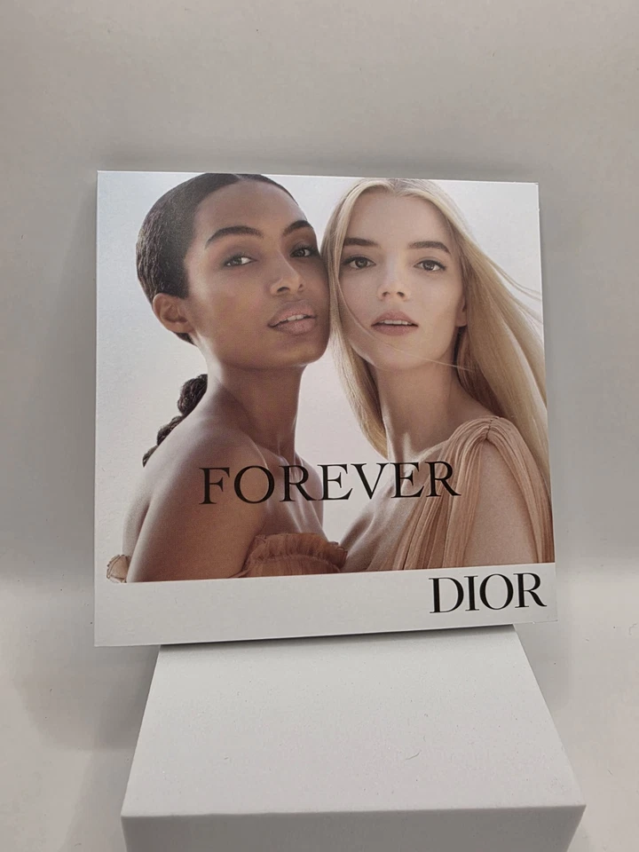 12 Pack x Dior Forever Skin Glow 8 Shade Foundation & 1 Primer Sample Cards - Image 4 of 4