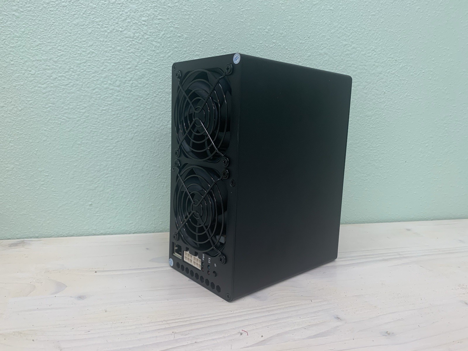 Goldshell XT Box 580Gh/s 400w XTM Miner No PSU Lightly Used, Perfect Condition