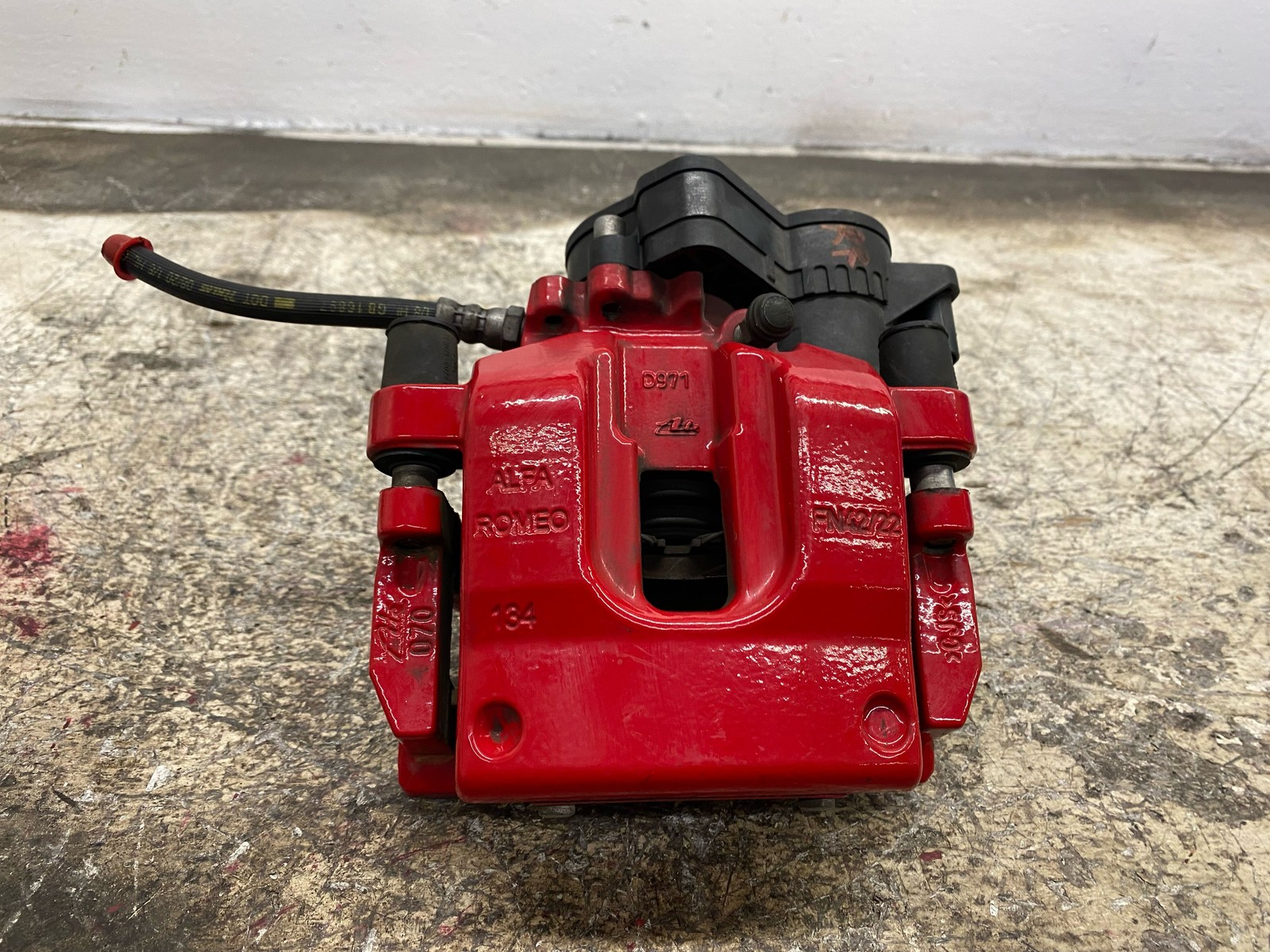 2017-2024 MASERATI LEVANTE OEM REAR LEFT BRAKE CALIPER RED 06700388360 RED *36K*