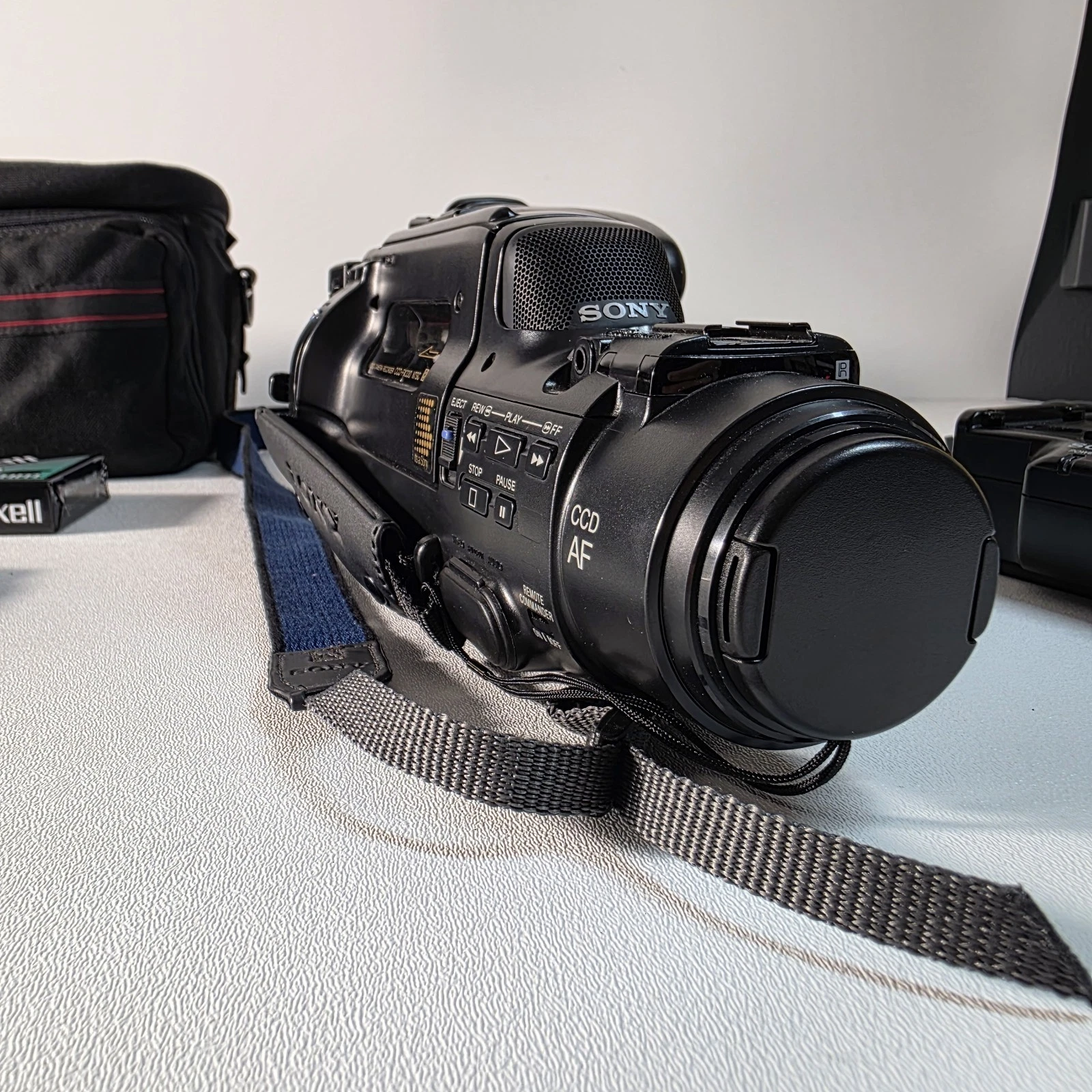 Vintage Sony Handycam CCD-FX330 Video 8 Handheld Camcorder 10x Zoom Black Works image 13