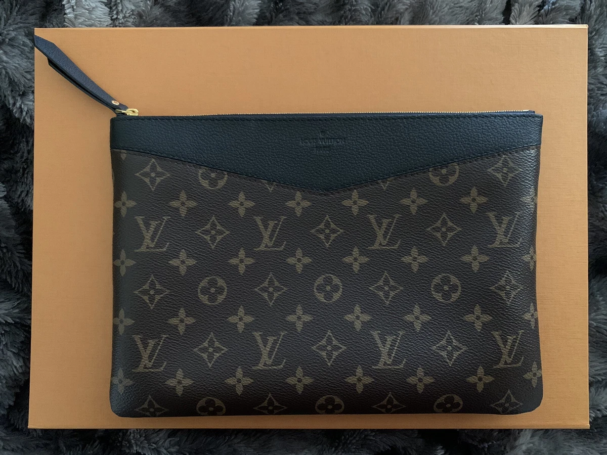 monogram louis vuitton pouch