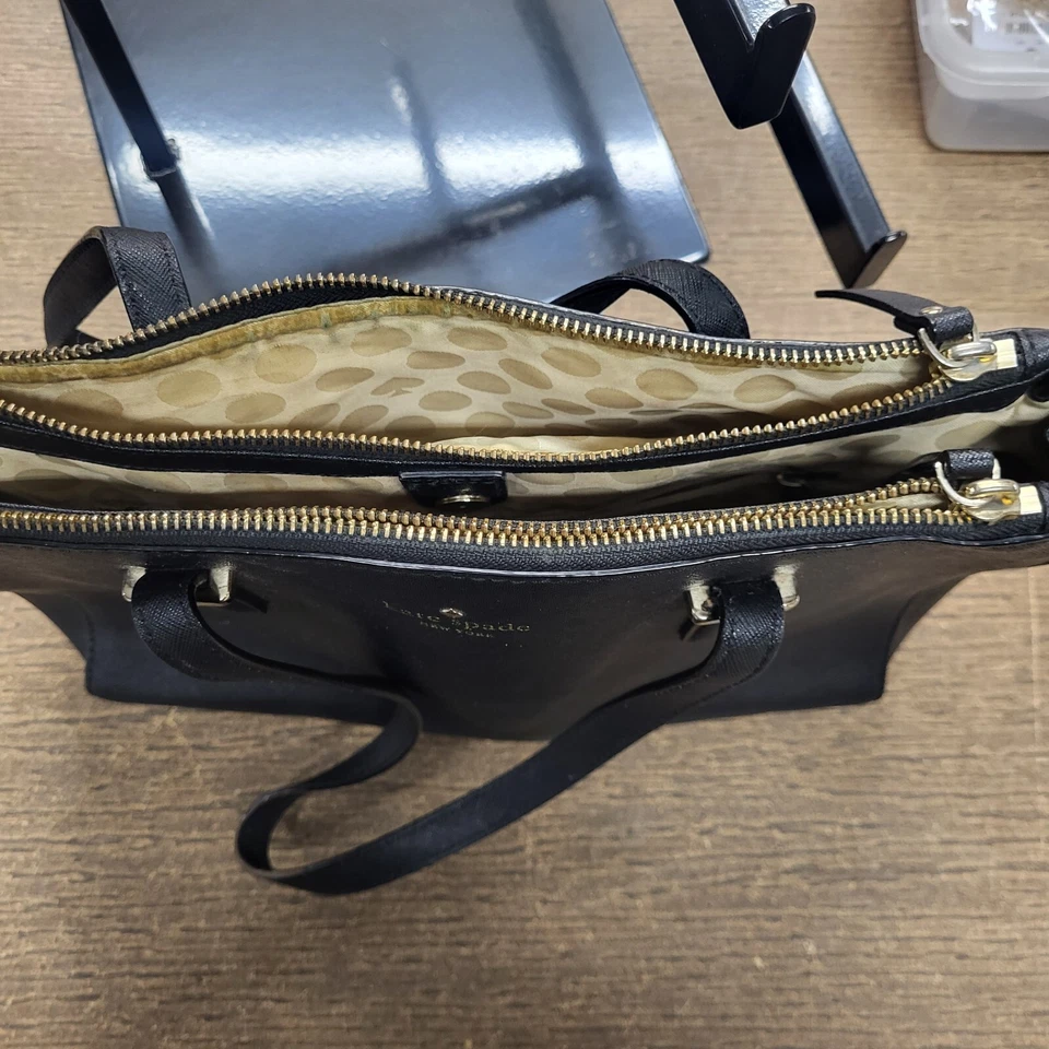 Сумочка Kate Spade кожаная средняя черная верхняя ручка сумка с короткими ручками сумочка на молнии магнит - Изображение 3 из 4