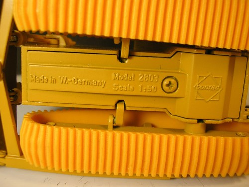 CONRAD #2803 Liebherr PR722 Litronic 1:50 Crawler Tractor for Lionel/MTH O scale - Picture 9 of 10