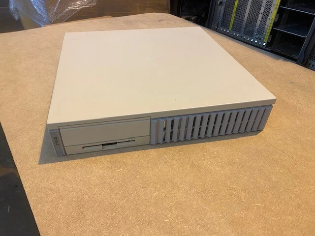 Sun Sparc 5 Workstation 110Mhz, 128MB, 2.1GB, TurboGX Graphics - Image 2 of 4