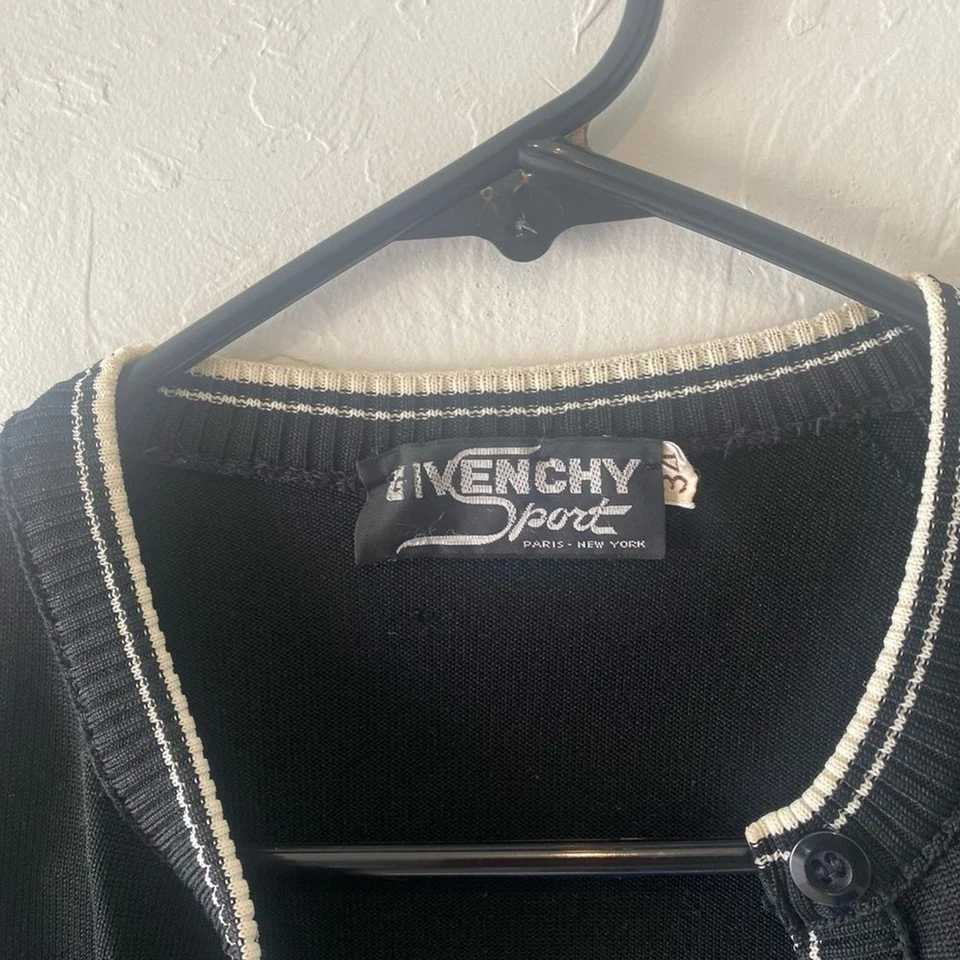 Cárdigan Givenchy Sport vintage negro con ribete blanco Foto 4 de 4