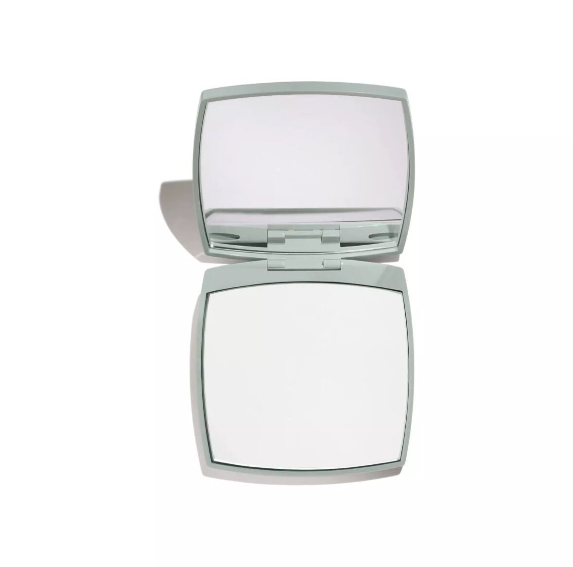 Chanel MIROIR DOUBLE FACETTES Limited-Edition Mirror Duo 131 