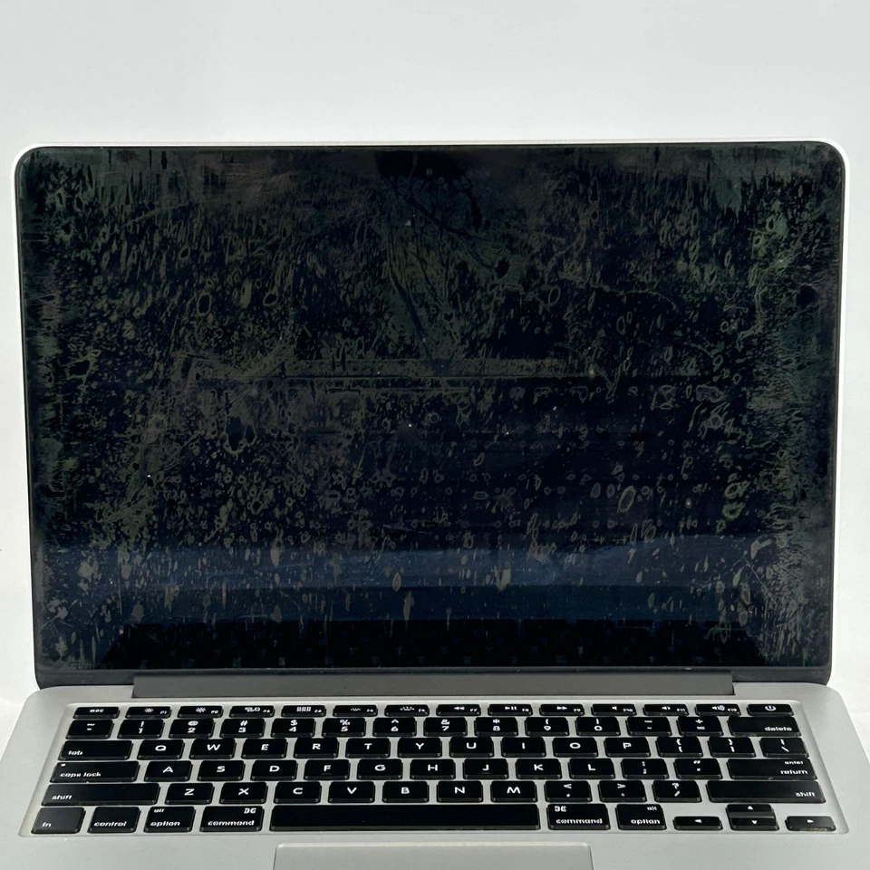 MacBook Pro Retina 13 Silver Early 2015 3.1 GHz i7 16GB 1TB SSD - Reflect Wear - Image 2 of 4