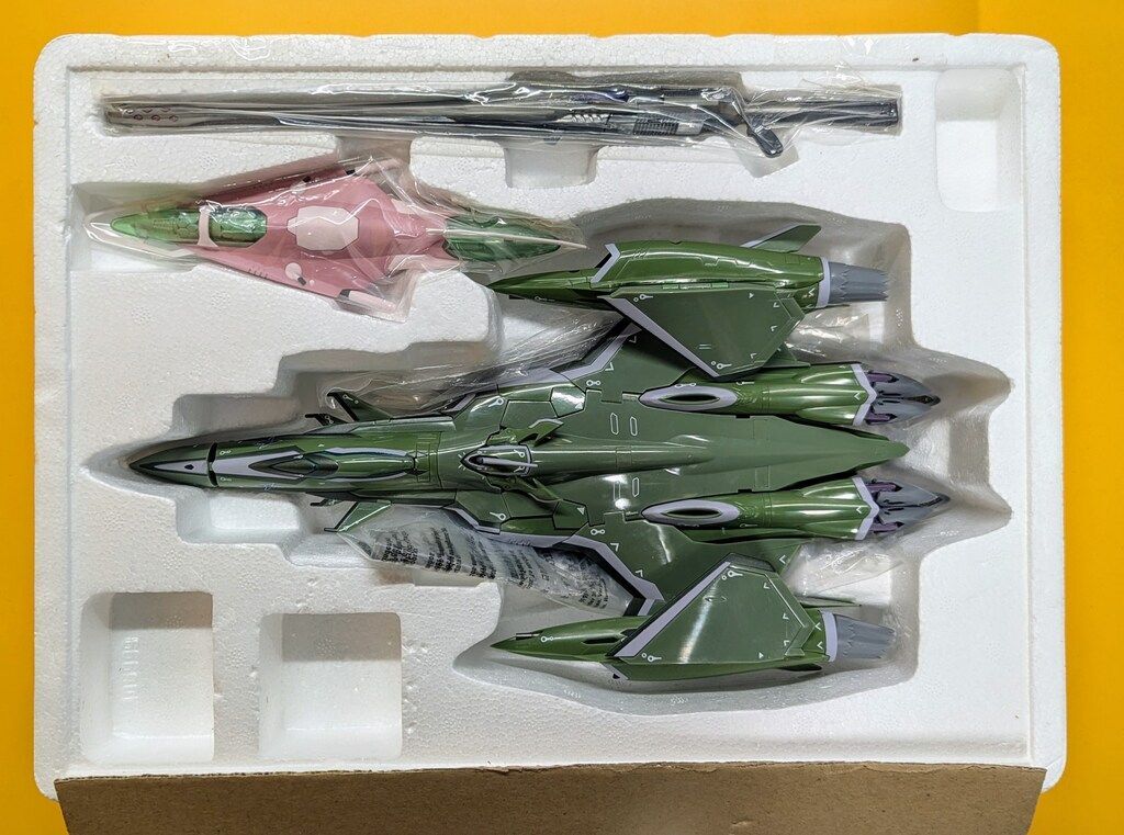Bandai DX Chogokin VF-27b Lucifer Valkyrie Grace O'Connor