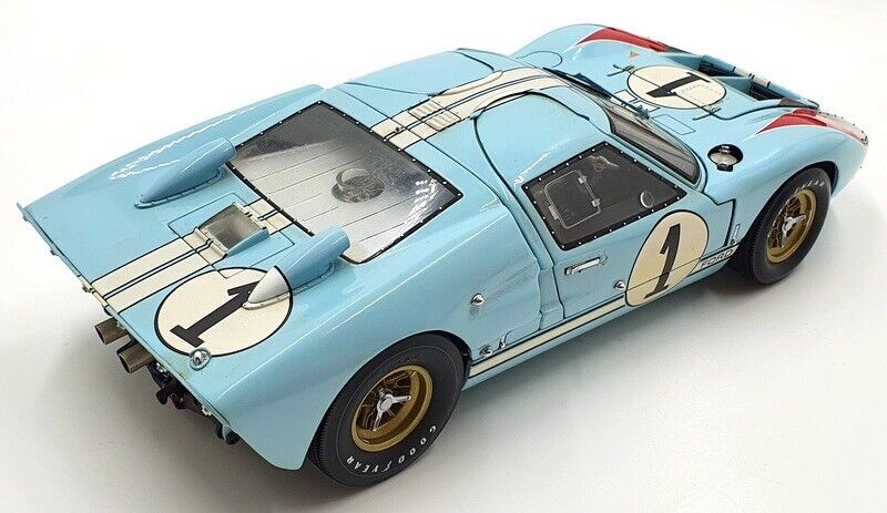 Exoto 1/18 Scale Diecast RLG18SC2 Ford GT40 Le Mans Gift Set