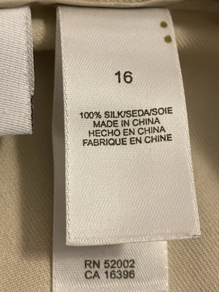 Shorts Liz Golf 100% seda cáqui bronzeado frente plana tamanho 16 - Imagem 4 de 4