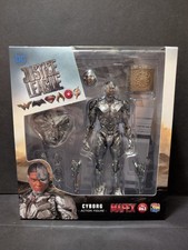 Medicom Toy MAFEX No.63 Cyborg Justice League Figure Sealed NEW
