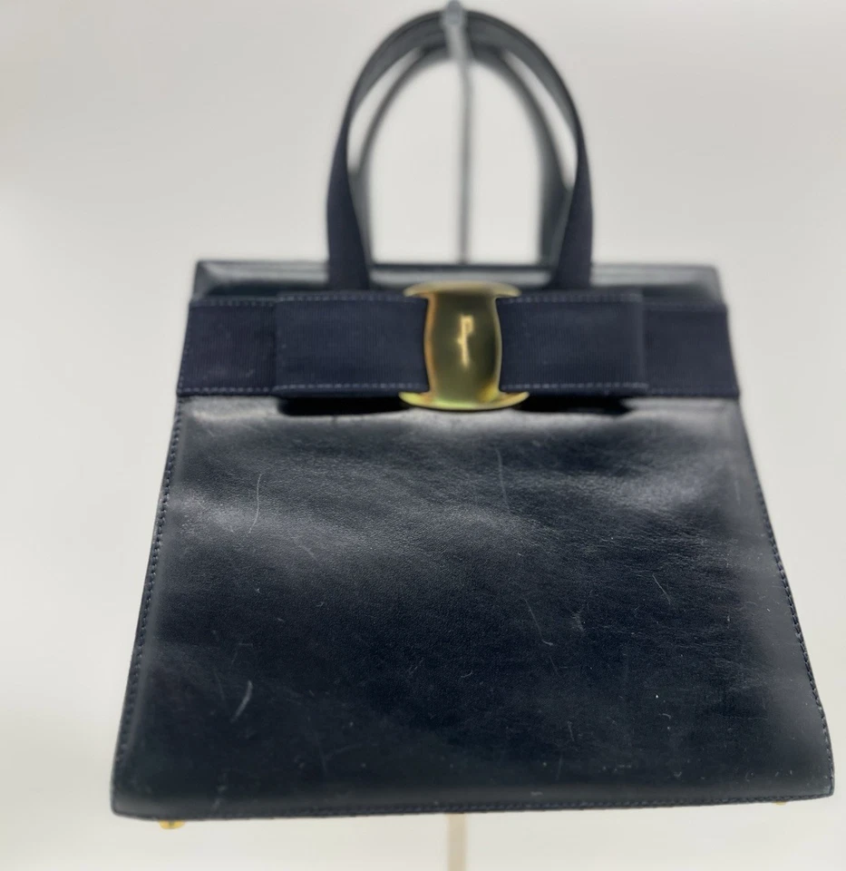 Salvatore Ferragamo Miss Vara Ribbon Bow Navy Blue 2way Leather Top Handle Bag - Image 3 of 4