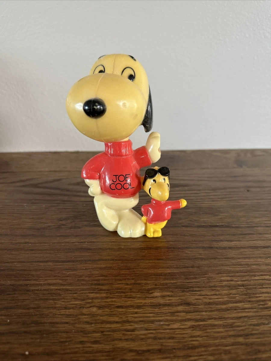 Peanuts Cartoon & TV Character Action Figures Snoopy 1960-1969
