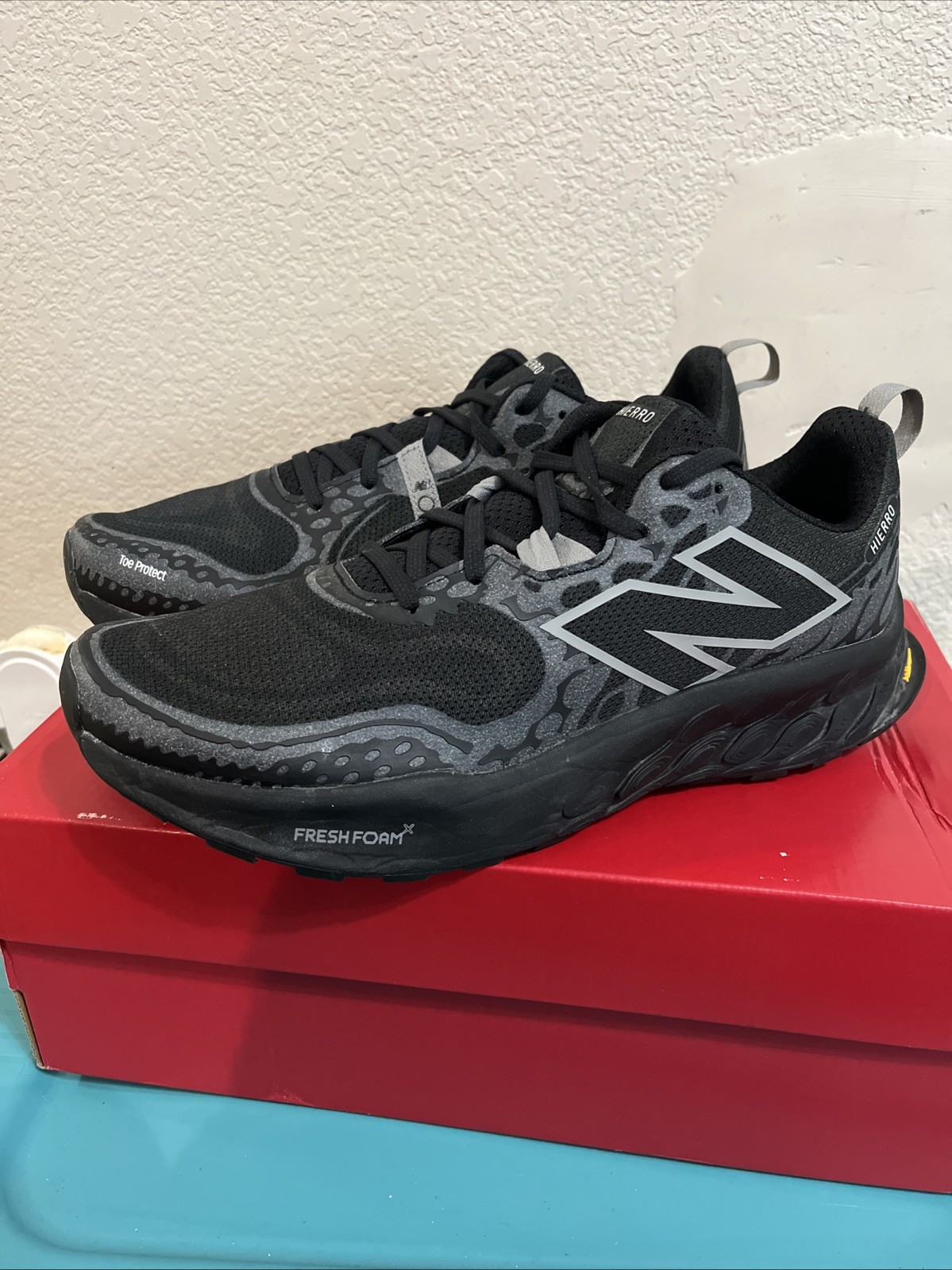 New Balance Fresh Foam X Hierro v8 Black Mens Shoes MTHIERK8 Size 12.5 Worn Once New Balance Fresh Foam X Hierro v8 Black Mens Shoes MTHIERK8 Size 12.5 Worn Once