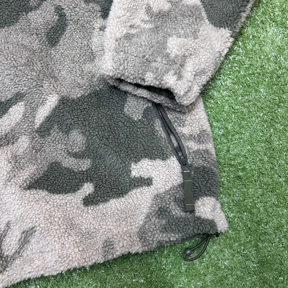 Cabela's DISCONTINUED Large Outfitter Camo Berber Jacket NWT - Image 3 of 4