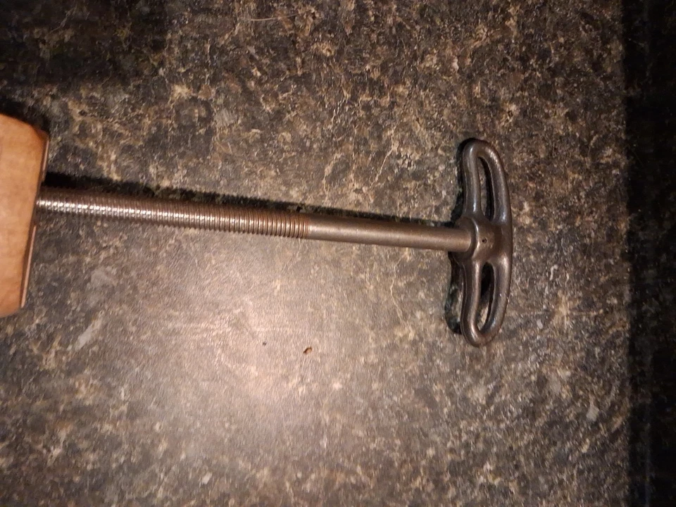 Par de camillas de madera ajustables vintage Dr Scholl para zapatos Foto 4 de 4