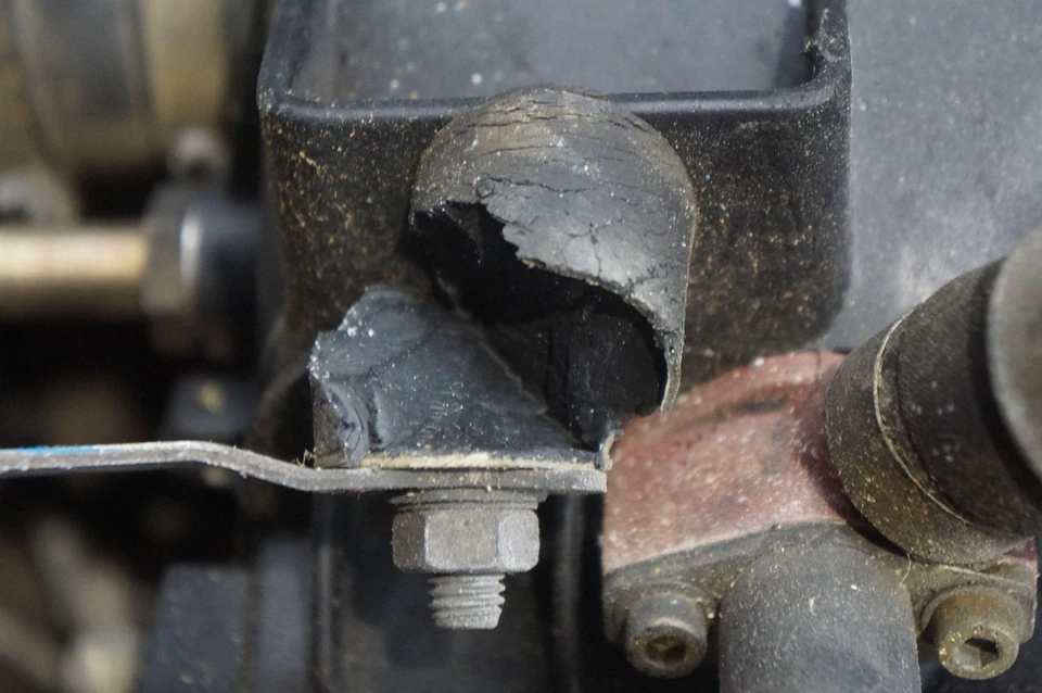 Sistema de injeção de combustível entrada de ar CEI OEM Porsche 911 SC 1978-1983 *Nota* - Imagem 2 de 4