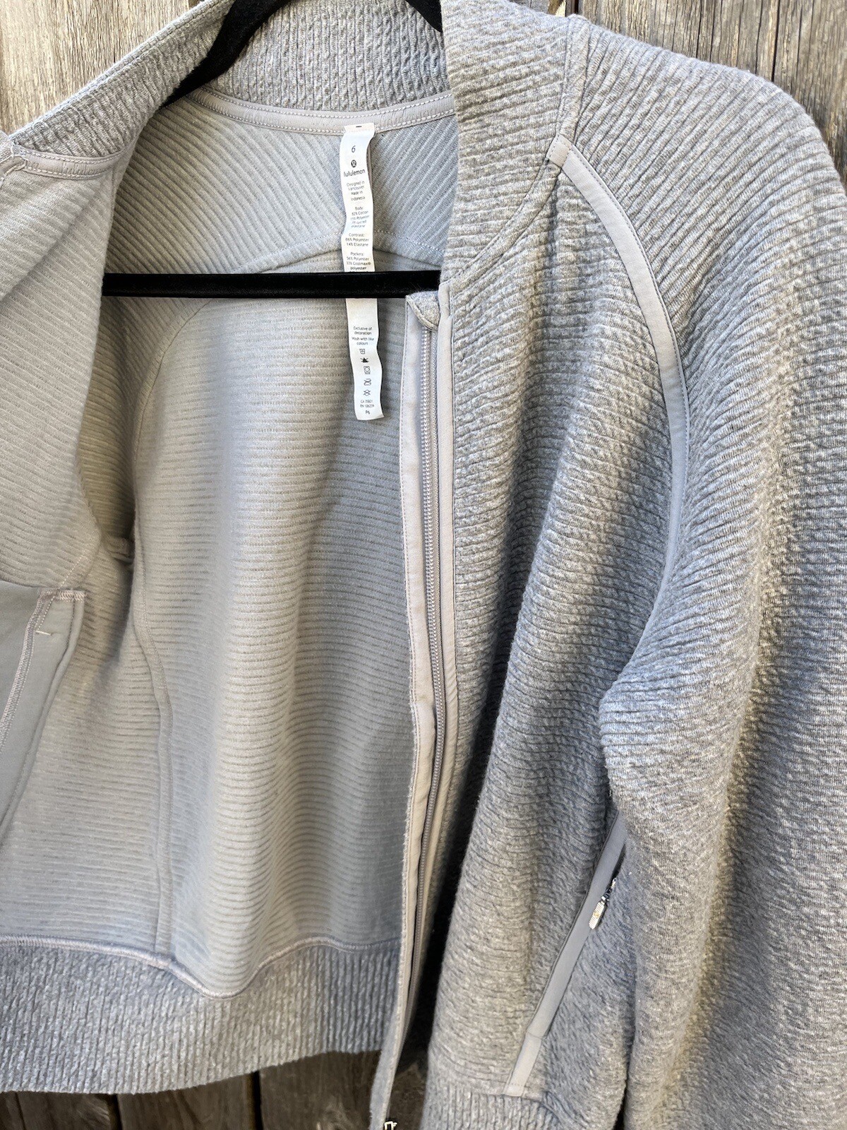 Women's Lululemon Jacket Gray Solid Full Zip 6 Ac… - image 4