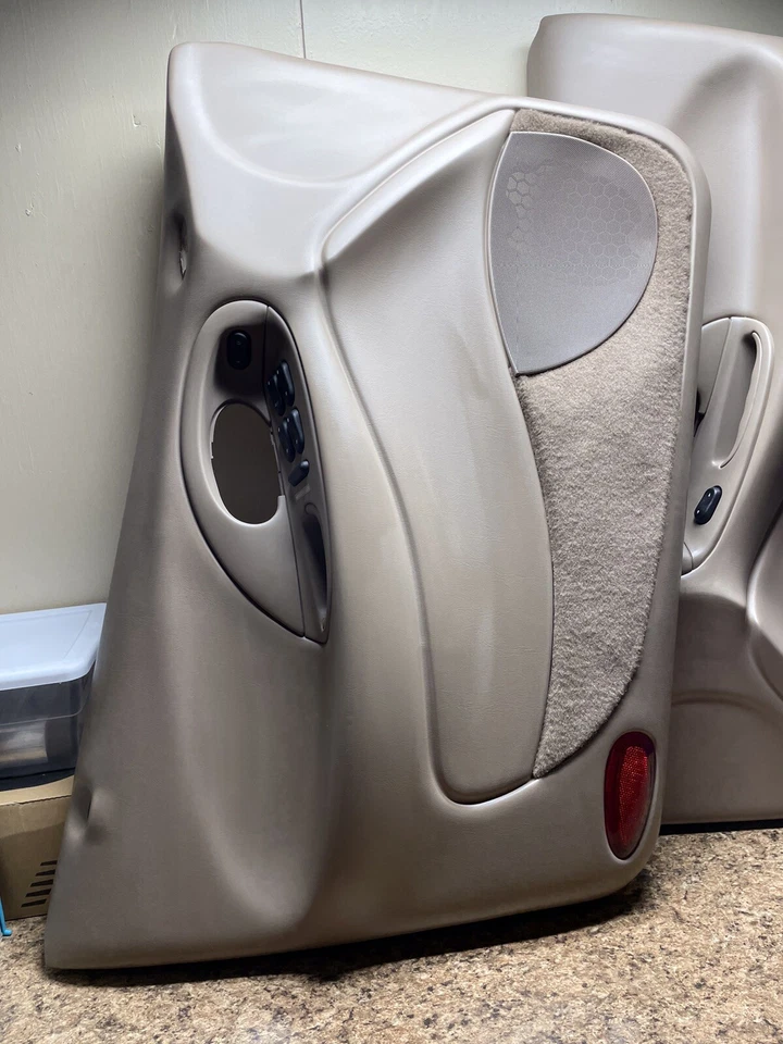 BRAND NEW! 1998 Ford Taurus Mercury Sable Front Door Panels, Tan (99 97 96?) - Image 4 of 4