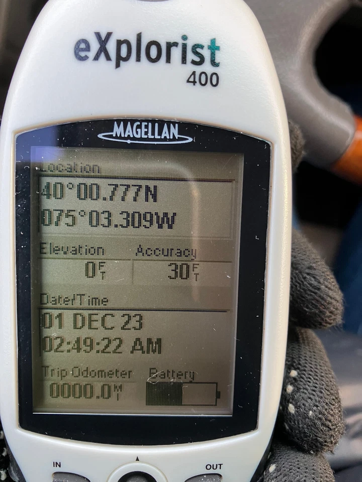 Magellan eXplorist 400 Handheld GPS Receiver (Please Read Discription) - Image 3 of 4