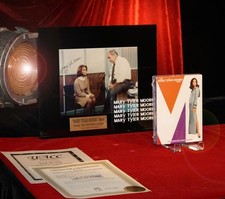BETTY WHITE + ED ASNER, MARY TYLER MOORE Signed Cast AUTOGRAPH, DVD, Frame, COA