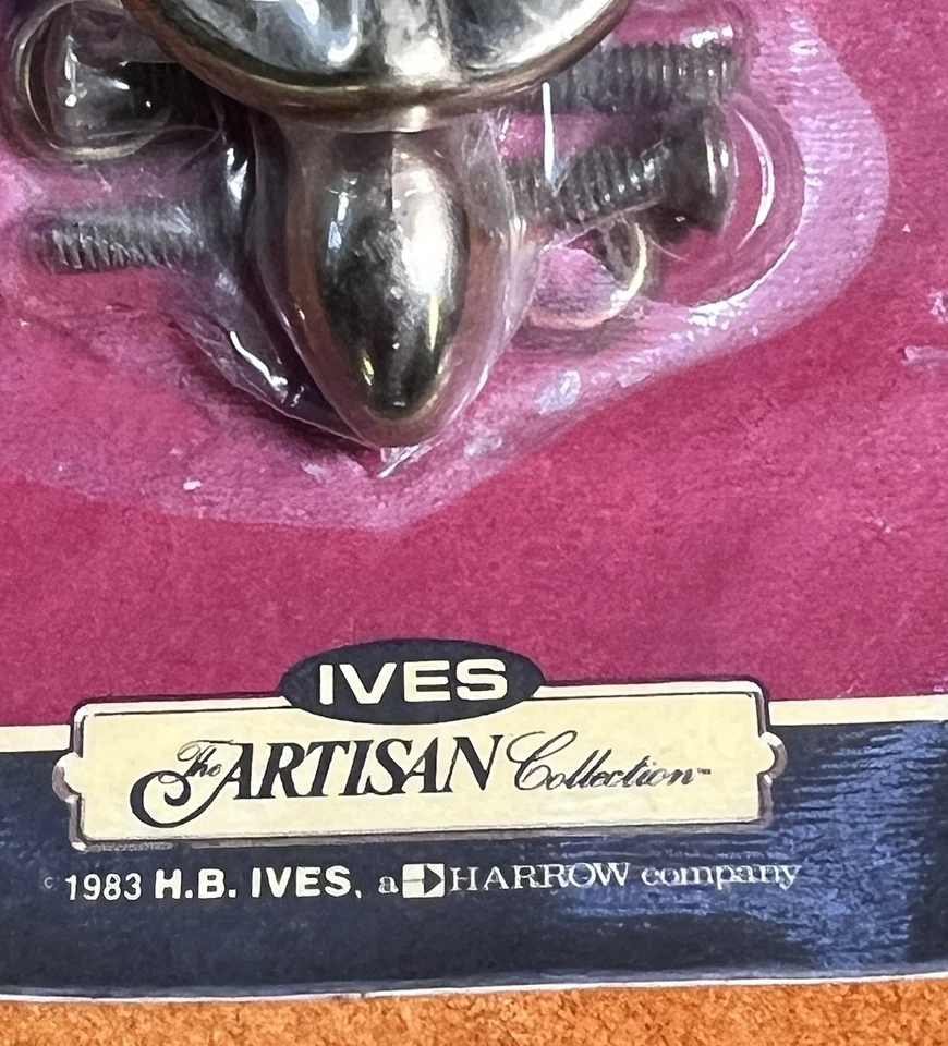 Llamador de puerta de latón artesanal H.B IVES C2-3101-605 ACABADO PULIDO BRILLANTE NUEVO EN CAJA Foto 3 de 4