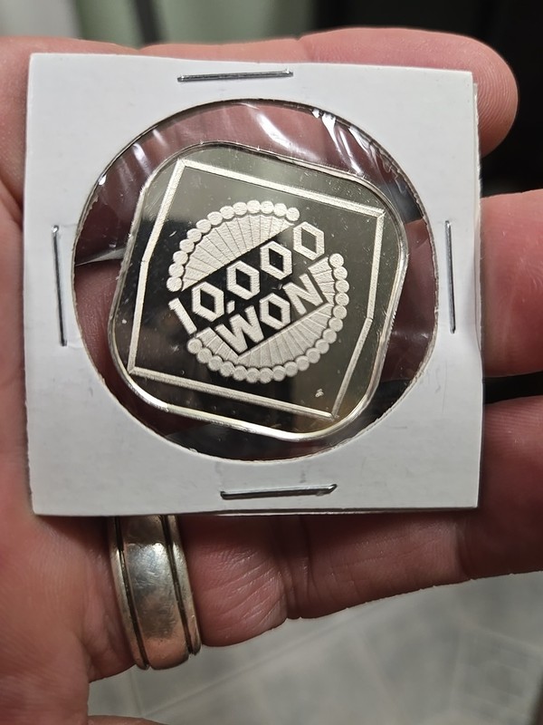 WORLDS GREAT CASINOS, CONTINENTAL, 10,000 WON STERLING .925 PROOF. Origin. $200!