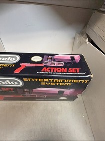 Consola dom&eacute;stica Nintendo NES Action Set - blanca/gris con caja NES-001
