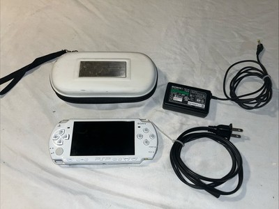 Sony PSP-2006 White PlayStation Portable Console Power Supply Case