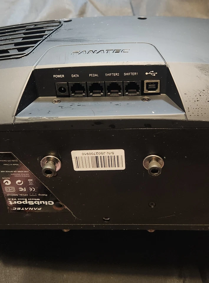 Fanatec ClubSport CSW V2.5 Wheel Base With Power Adapter, no desk mount - Image 3 of 4