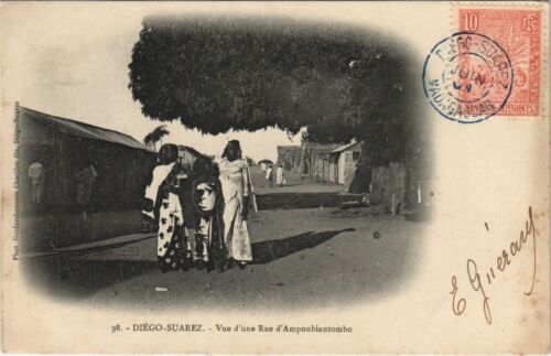 PC DIEGO-SUAREZ VUE D'UNE RUE D'AMPONBIANTOMBO MADAGASCAR ETHNIC TYPES (a27691) - Bild 1 von 2