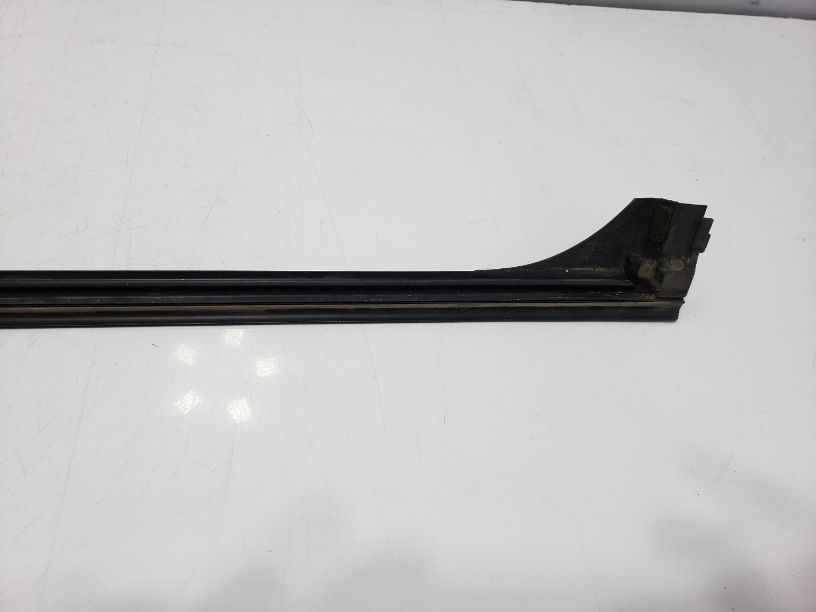 ✅ 10-14 OEM Rolls Royce Ghost RR4 Rear Left Driver Side Door Window Upper Seal