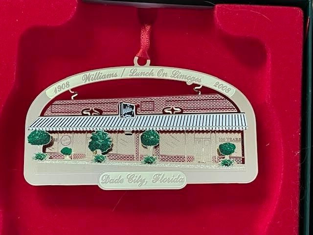 NEW IN BOX GOLDTONE SOUVENIR ORNAMENT WILLIAMS LUNCH ON LIMOGES DADE CITY, FLA